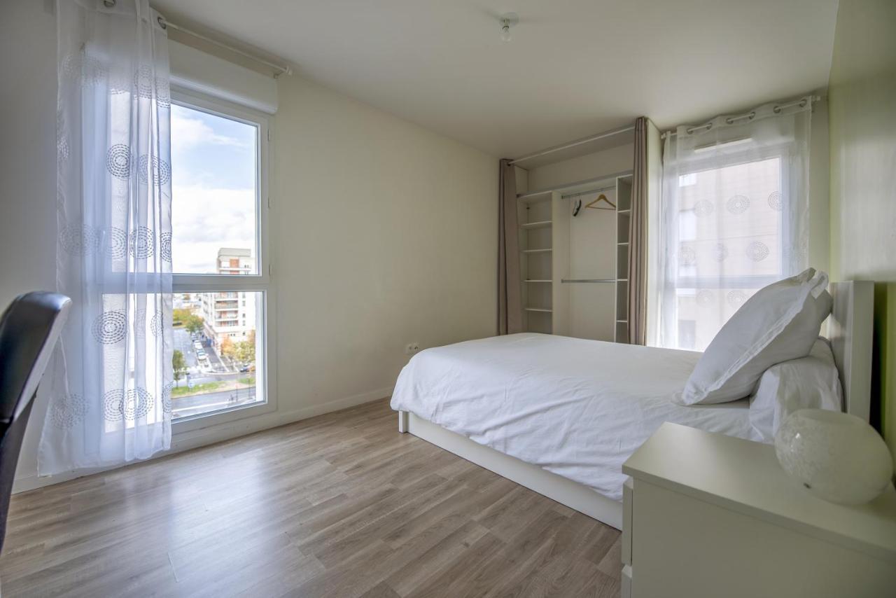 Appartements De 2 Ou 3 Chambres A 40 Minutes De Paris Courcouronnes Exterior photo